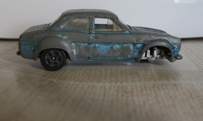 Ford_Escort_Corgi_juniors